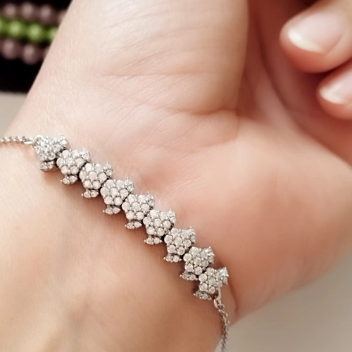 دستبند نقره زنانه عیار 925 طرح جواهری روکش طلا سفید وزن 4.49 گرم
