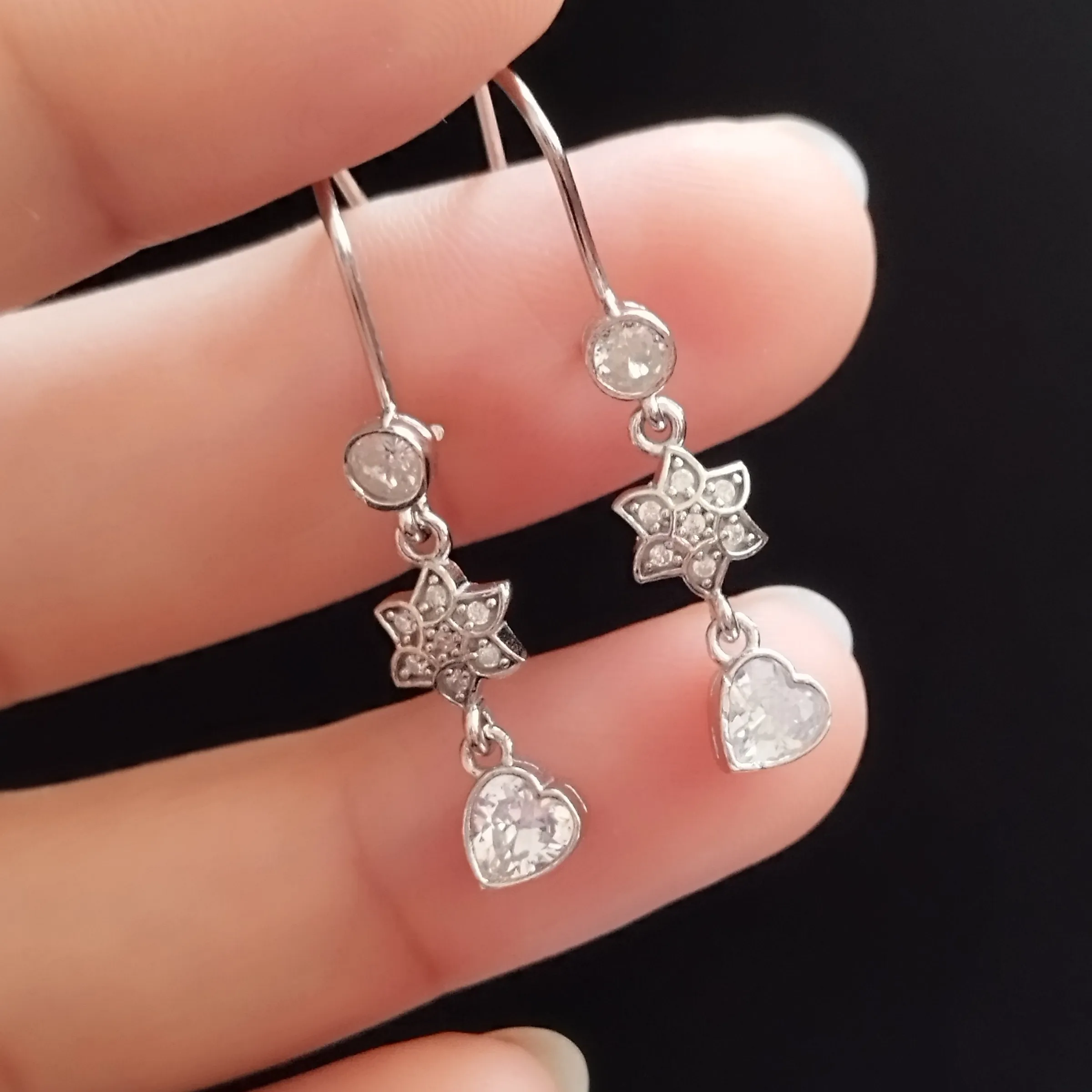 گوشواره نقره آویزی زنانه عیار 925 با روکش طلا سفید وزن 2.8 گرم