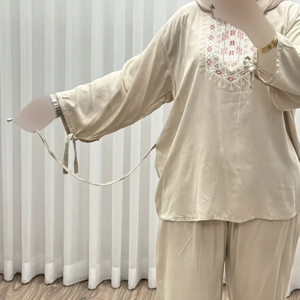 بلوز شلوار نخی مدل آیدا چاپی فری سایز مناسب تا سایز 50 شسته شده بدون آبرفت و رنگ رفت کمربند دار چهار فصل